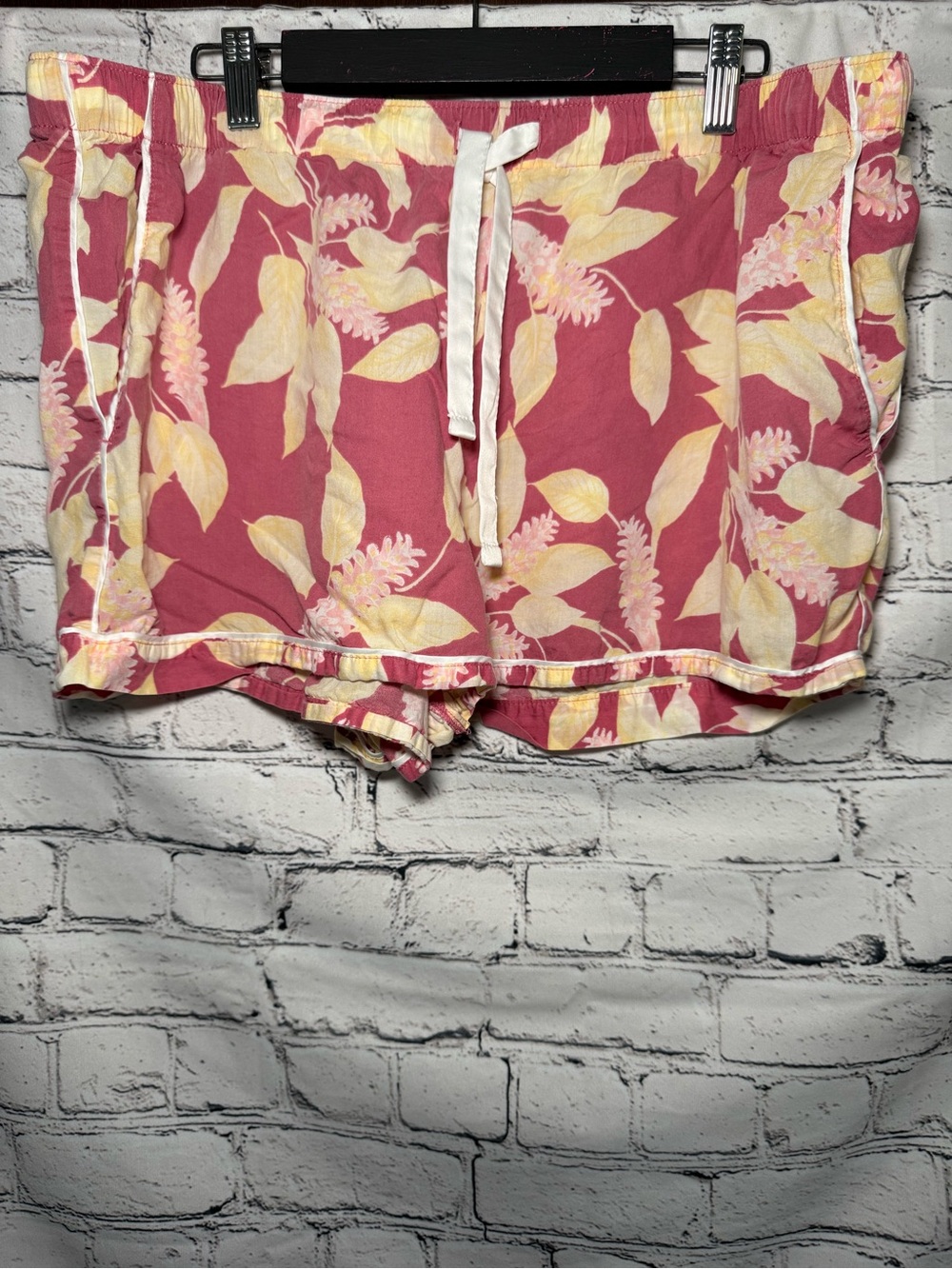 Stars above pink pj shorts. Size XL